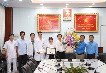 Tin nhanh - TP.HCM: Thưởng nóng một bệnh viện nỗ lực hỗ trợ Bình Thuận phòng, chống dịch Covid-19