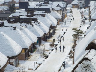 Ngôi làng cổ phủ tuyết như cổ tích