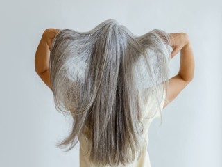 Ngăn ngừa tóc bạc sớm bằng cách nào?