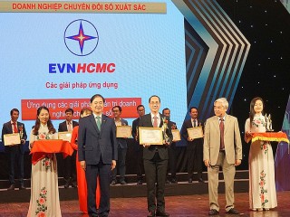 EVNHCMC đoạt giải doanh nghiệp chuyển đổi số xuất sắc